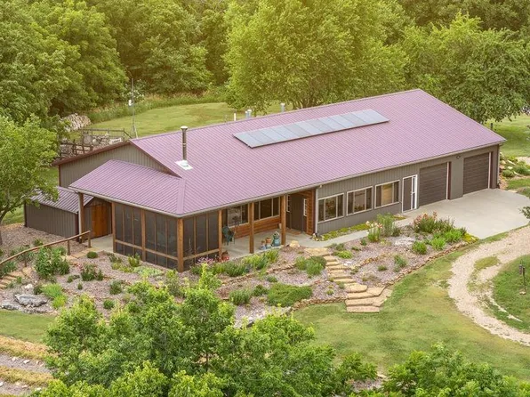 1978 Buck Creek Rd, Perry, KS 66073