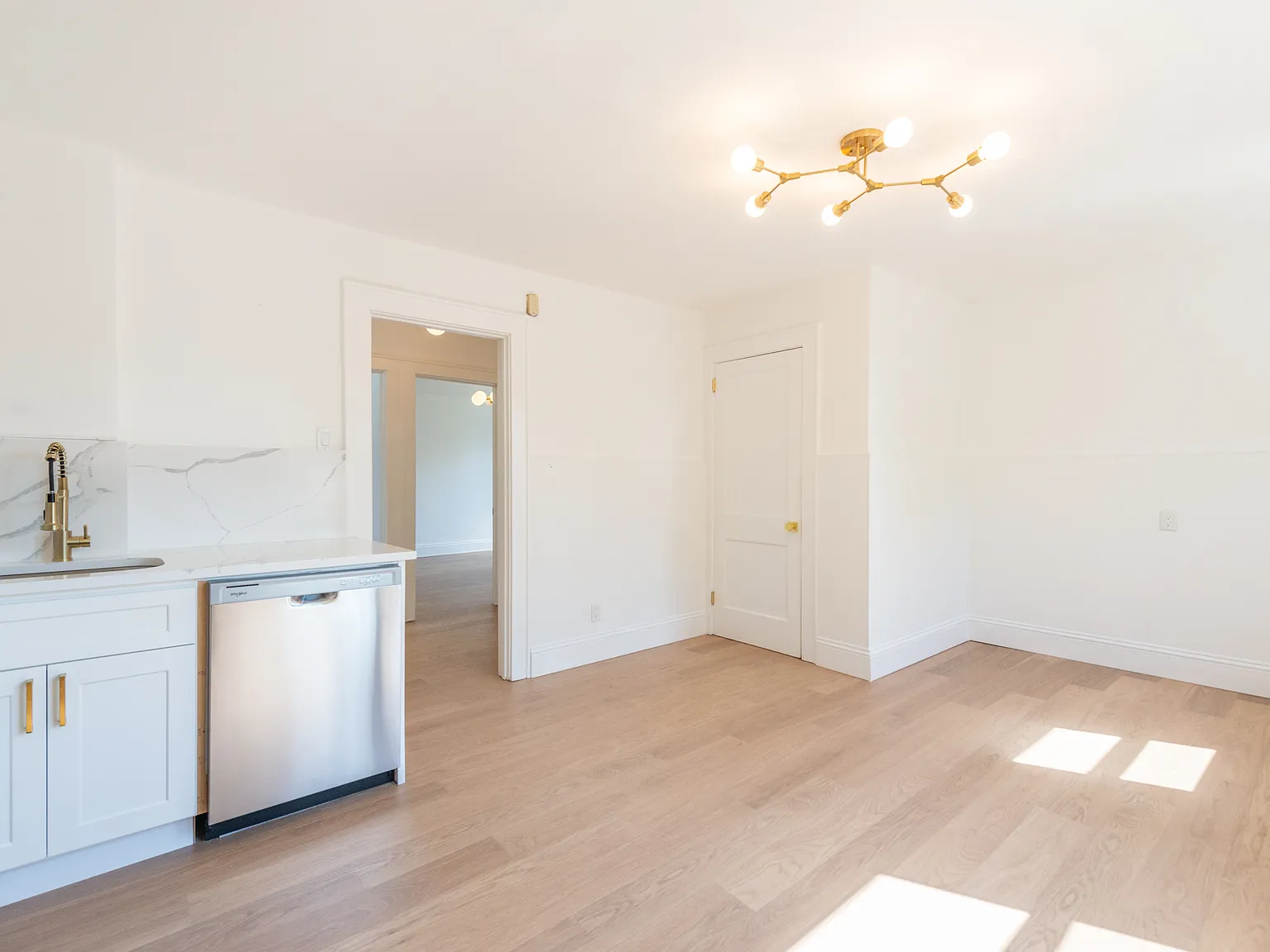 2 bed, 950 sqft, $2,450 — Photo 4