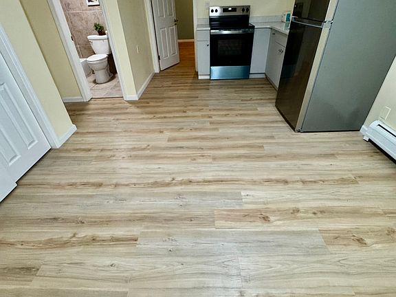 4th image of 184 Quinlan Ave Floor 1