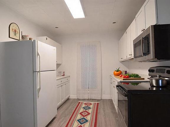 5th image of 301 N Lake St