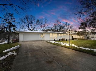 1316 W River Rd, Niles, MI 49120