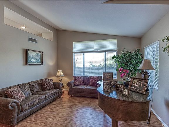 3rd image of 26335 Cardinal Dr