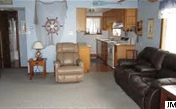 3rd image of 5061 Pine Dr