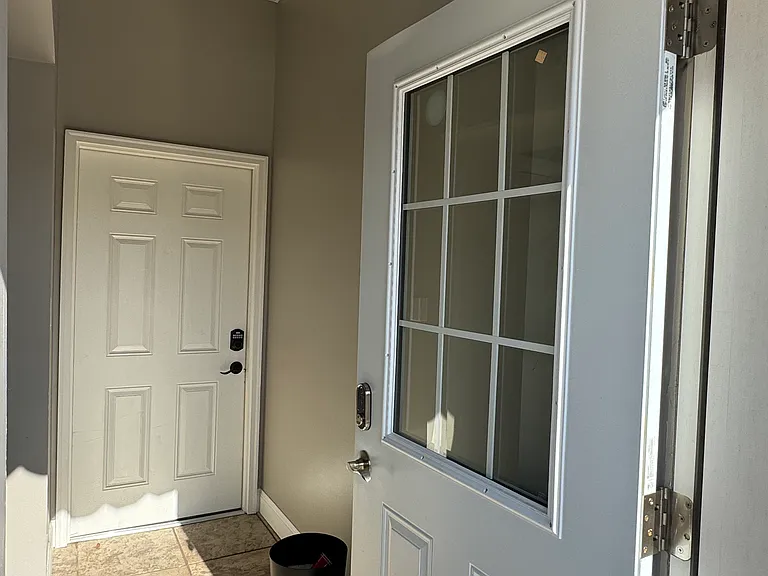 215 N Main St #B — Photo 24