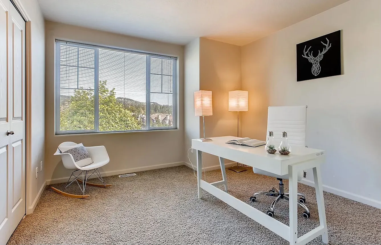 1 bed, 1104 sqft, $950 — Photo 1