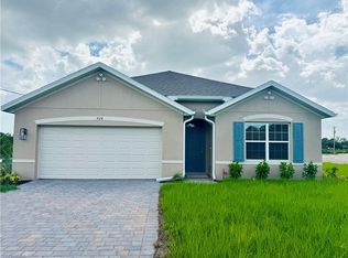 726 Oakridge Ave S, Lehigh Acres, FL 33974
