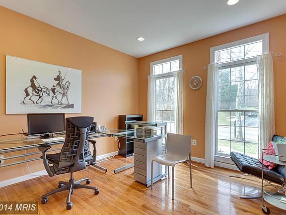 4th image of 9000 Lupine Den Dr