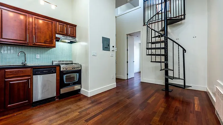 Rented by Nooklyn NYC LLC | media 9