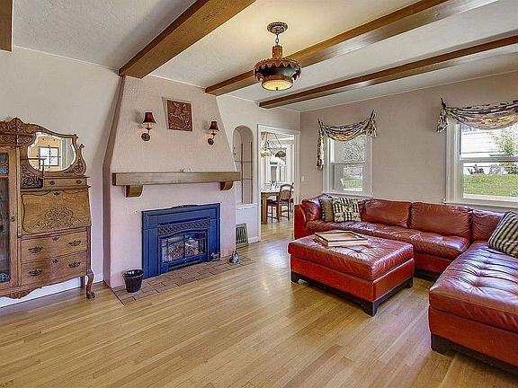 3rd image of 1129 Elm Ave