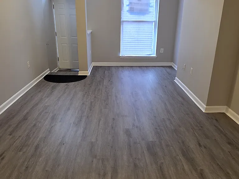 420 N Montford Ave — Photo 3