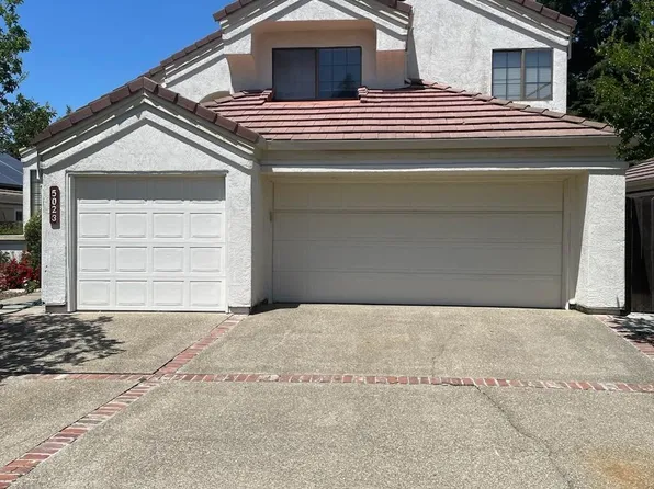 5023 Laguna Park Dr, Elk Grove, CA 95758