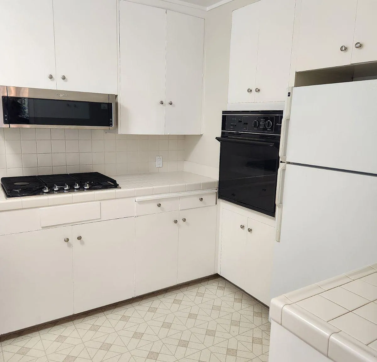 1 bed, 1100 sqft, $3,295 — Photo 4