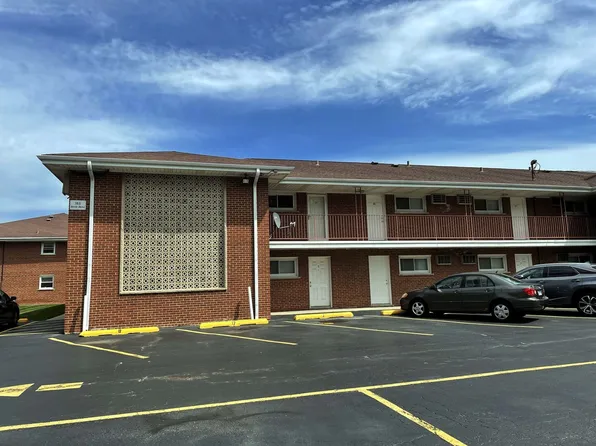 165 Dover Dr Unit 18, Des Plaines, IL 60018