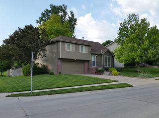 16742 Jefferson St, Omaha, NE 68135