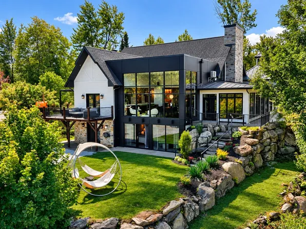 8 Chemin Robert Savoie, Saint Etienne De Bolton, QC J0E 2E0