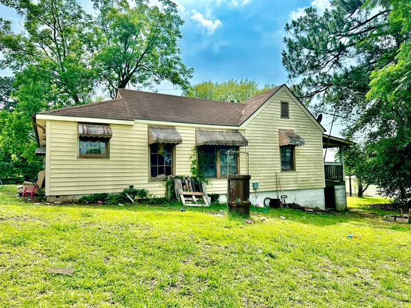 3 Hancock St, Warm Springs, GA 31830