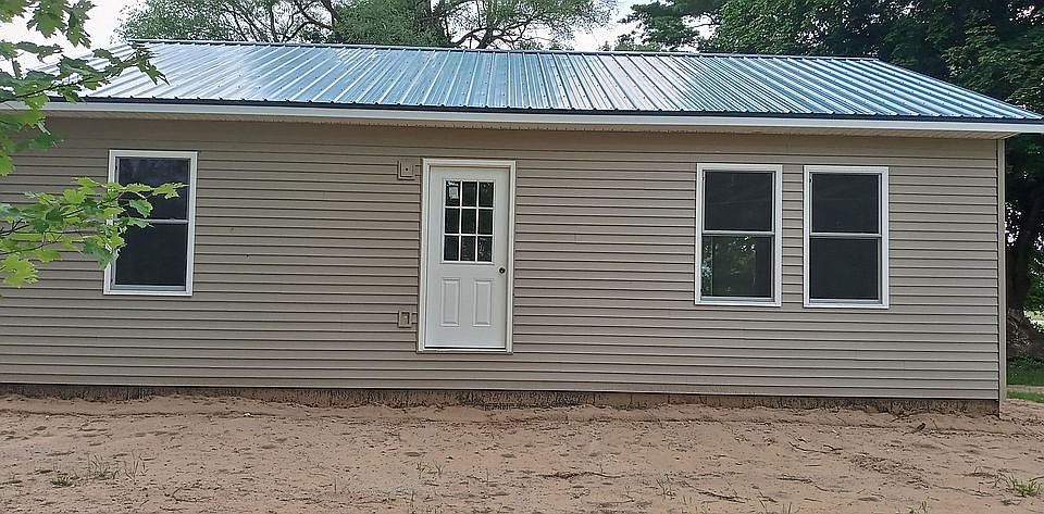 1st image of 1393 E Pine Hill Ave