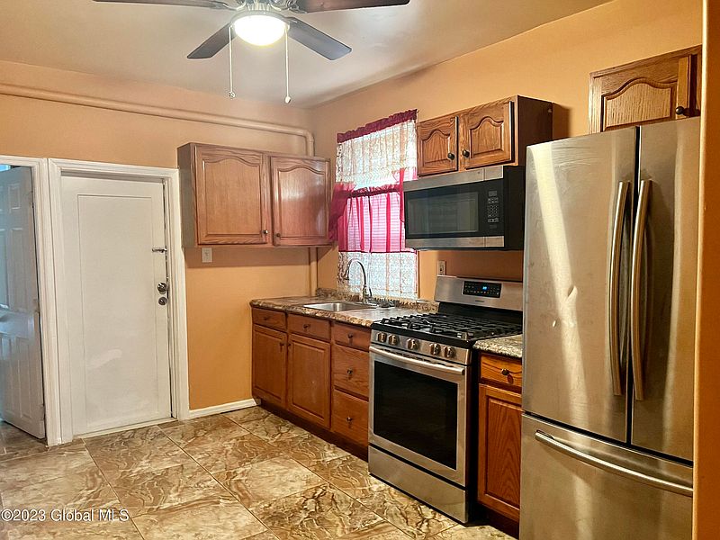 4th image of 1006 Strong Street