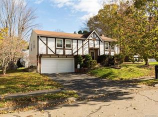 209 Knob Hill Rd, Meriden, CT 06451