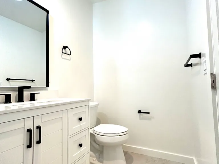 510 Chapala St #4 — Photo 8