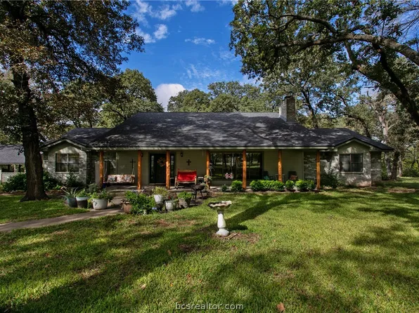 8516 River Ridge Dr, Hearne, TX 77859