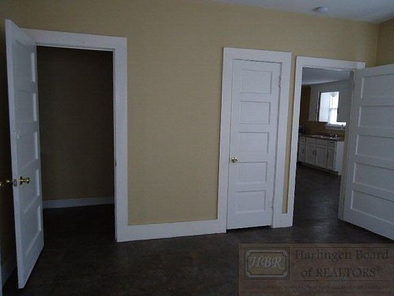 5th image of 413 E Polk St