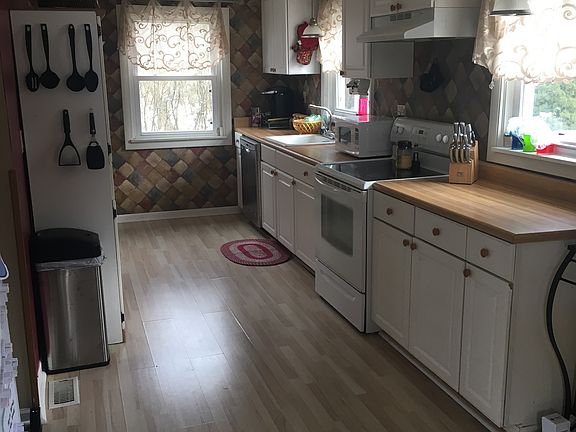 3rd image of 306 Vernon Ave