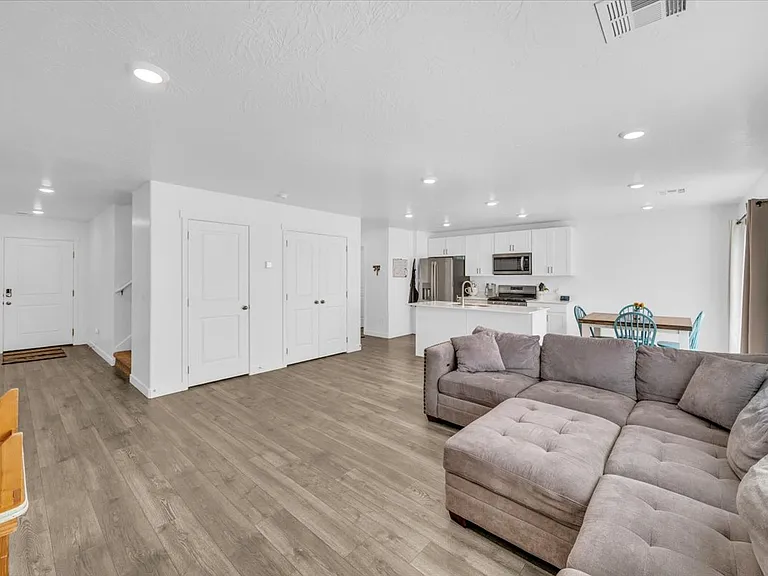 361 W 2050 N #58 — Photo 4