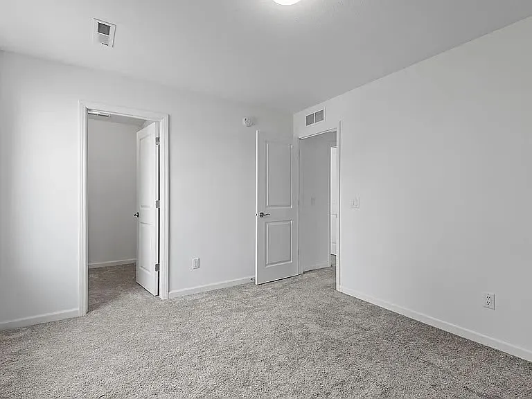 5898 Urbandale Ct N — Photo 18