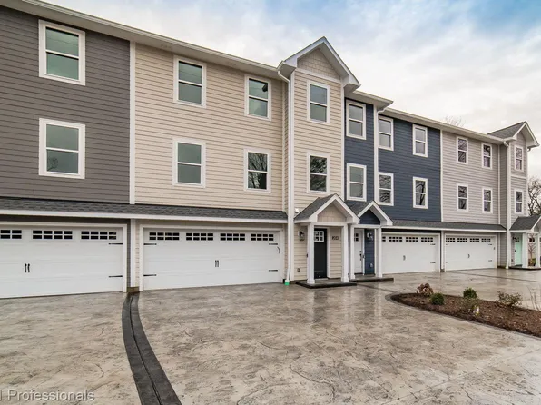 204 Oakwood, Holly, MI 48442