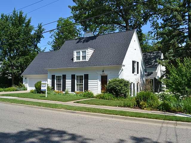 1st image of 342 E Southlawn Ave
