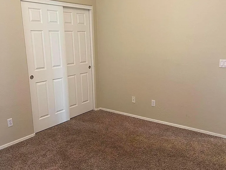 2619 E Hazeltine Way — Photo 14