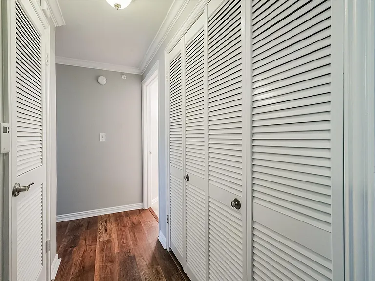 2111 Welch St #B304 — Photo 16