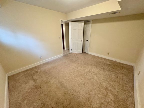 3rd image of 1138 Columbus Dr
