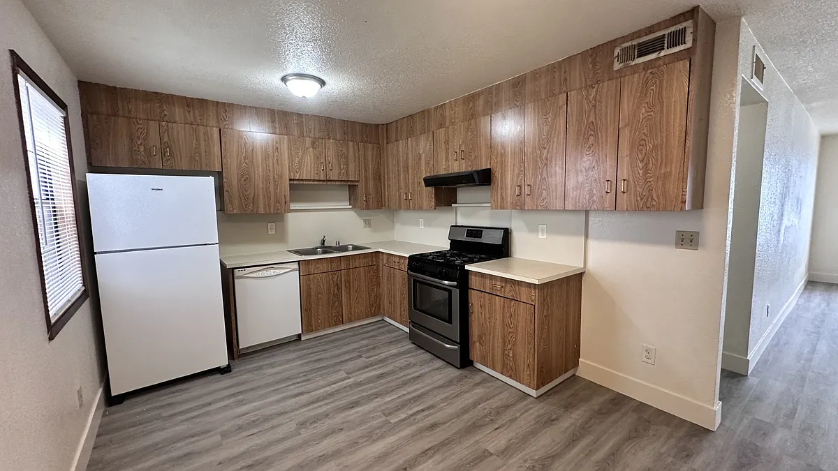 Building Photo - 865 Mitchell Ave #B