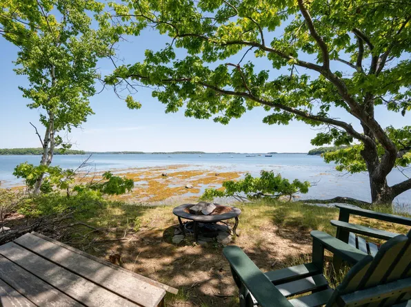 82 Carters Point Road, Chebeague Island, ME 04017