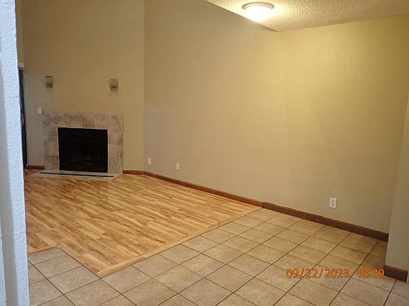 Living room/ Dinning Area