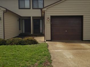 813 Irvine Rd, Champaign, IL 61822