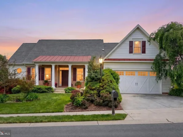 35 Waxwing Ln, Gettysburg, PA 17325