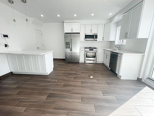3rd image of 20-29 43rd St #2