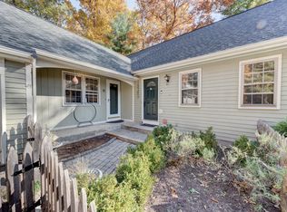 15 Crestwood Rd, Simsbury, CT 06070