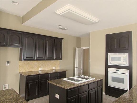 4th image of 3802 Harlington Ln