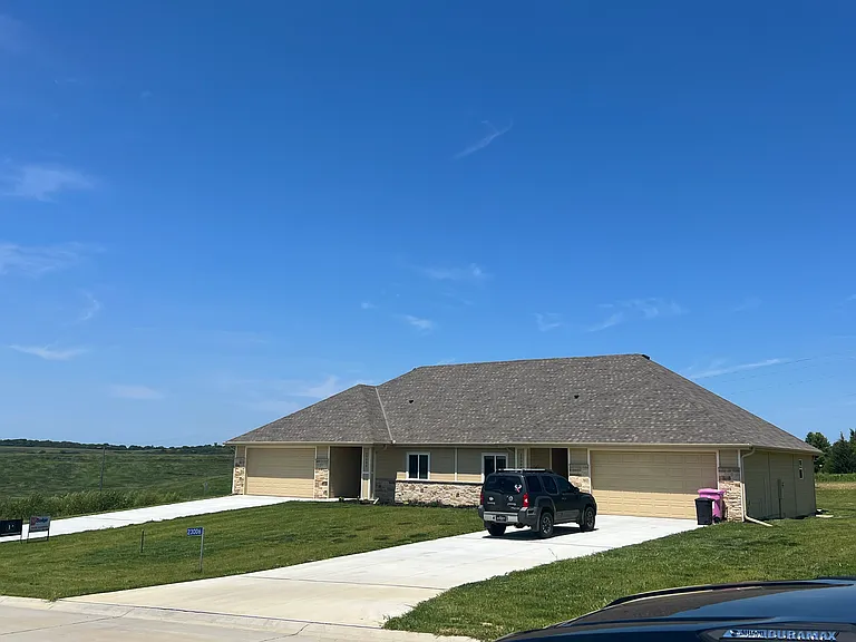 22957 Cayuse St — Photo 3
