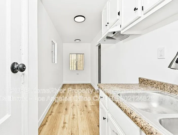 1 bed, 1.0 bath, 500 sqft, $1,695 — Photo 2