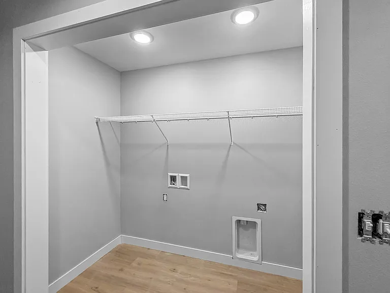 508 Cambridge St — Photo 11