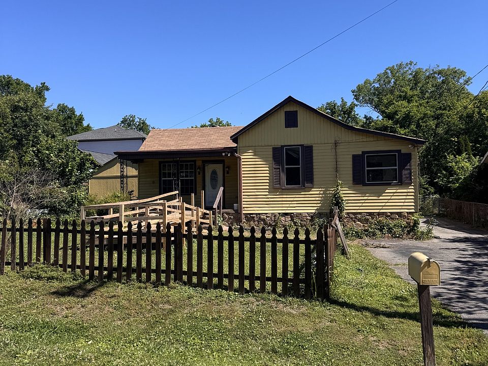 1st image of 206 McKennell Dr