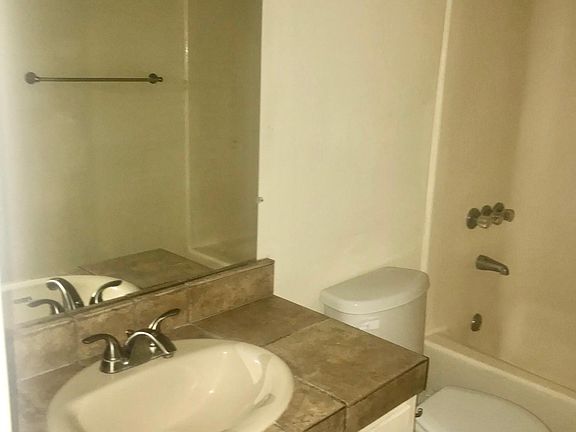 5th image of 179 E Edgewater Ter APT 7
