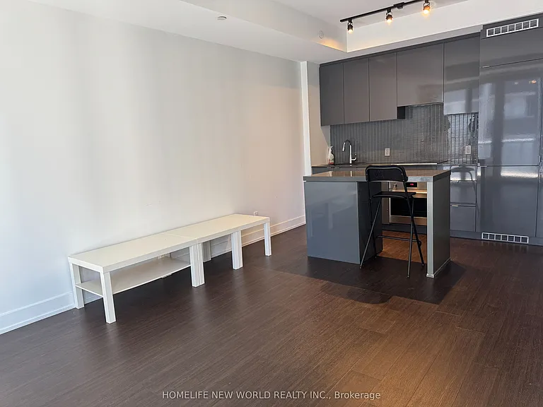 7 Grenville St #1009 — Photo 4