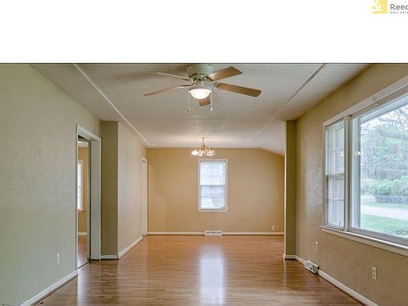 2nd image of 134 N 76th St