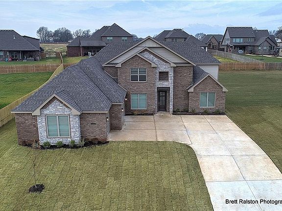 2nd image of 1331 Tuscany Dr